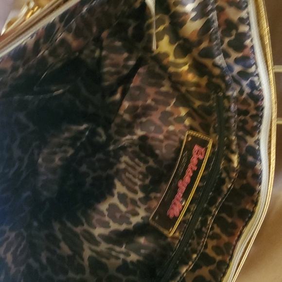 Beltsville Purse with pompoms - Picture 5 of 6